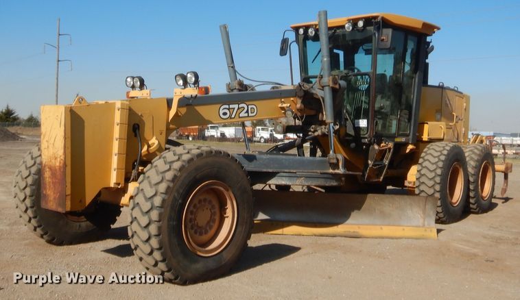 image for item DJ2087 2005 John Deere 672D  motor grader