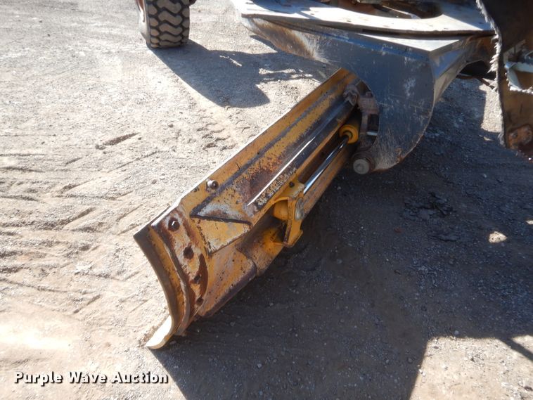 image for item DJ2087 2005 John Deere 672D  motor grader