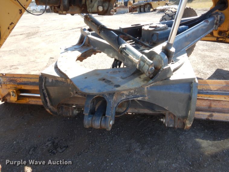 image for item DJ2087 2005 John Deere 672D  motor grader