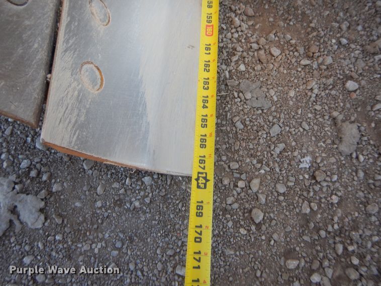 image for item DJ2087 2005 John Deere 672D  motor grader