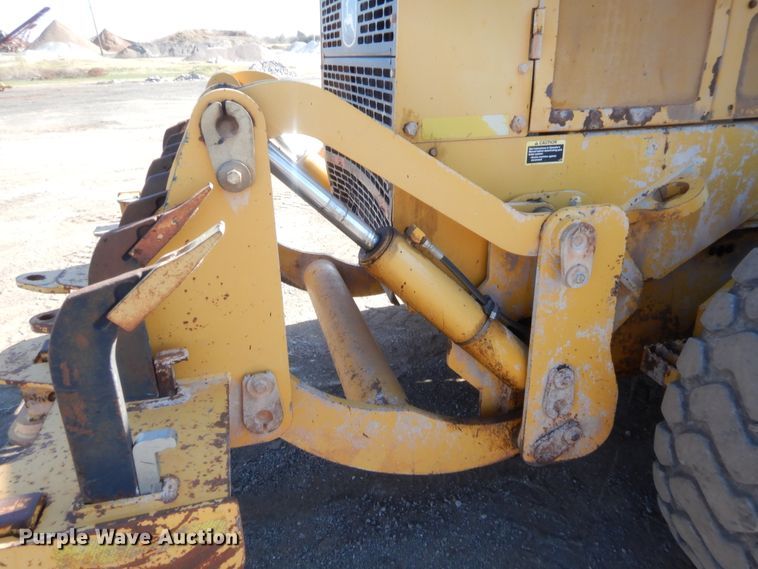 image for item DJ2087 2005 John Deere 672D  motor grader