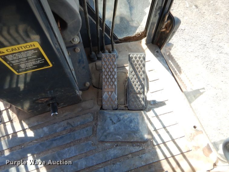 image for item DJ2087 2005 John Deere 672D  motor grader