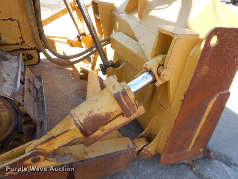 image for item DJ2095 2012 Caterpillar D6T XL  dozer