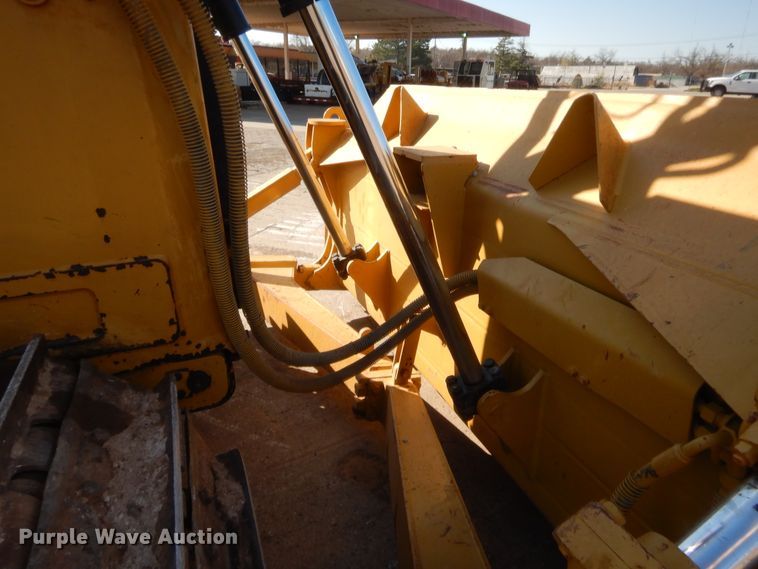 image for item DJ2095 2012 Caterpillar D6T XL  dozer