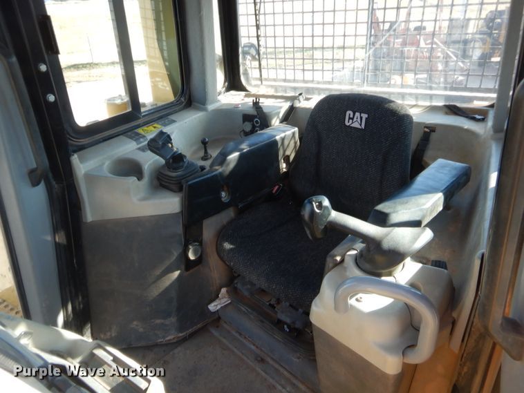 image for item DJ2095 2012 Caterpillar D6T XL  dozer