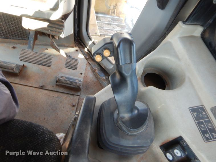 image for item DJ2095 2012 Caterpillar D6T XL  dozer