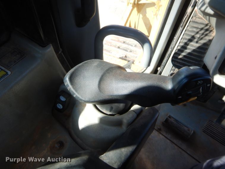 image for item DJ2095 2012 Caterpillar D6T XL  dozer