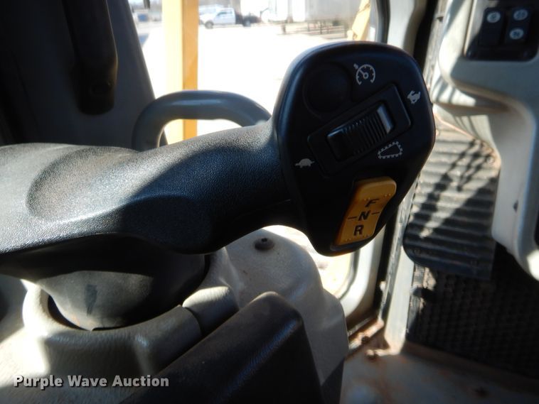 image for item DJ2095 2012 Caterpillar D6T XL  dozer