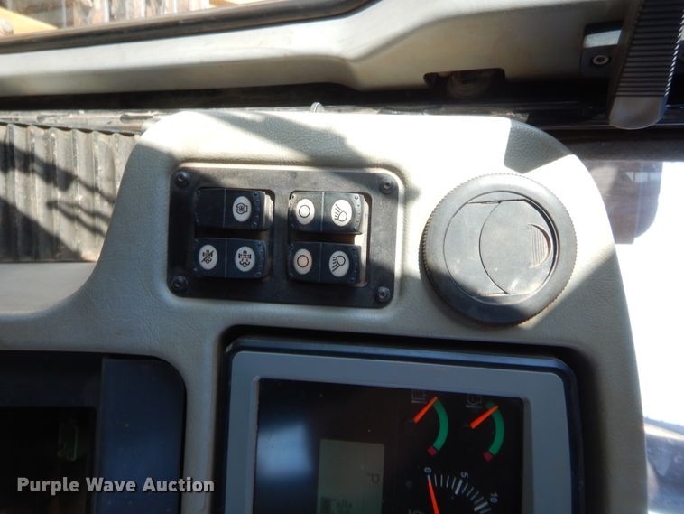 image for item DJ2095 2012 Caterpillar D6T XL  dozer