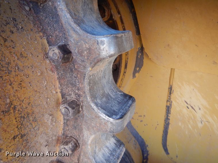 image for item DJ2095 2012 Caterpillar D6T XL  dozer