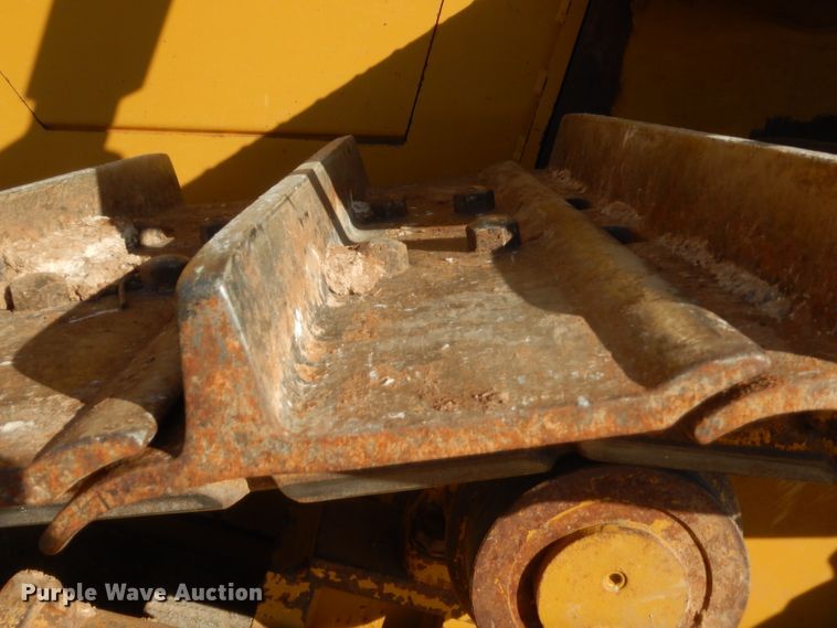 image for item DJ2095 2012 Caterpillar D6T XL  dozer