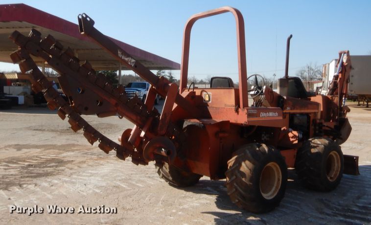 image for item DJ2096 1981 Ditch Witch 3210   trencher