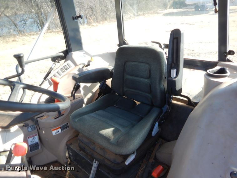 image for item DJ2114 2013 Kubota M7040D  MFWD tractor