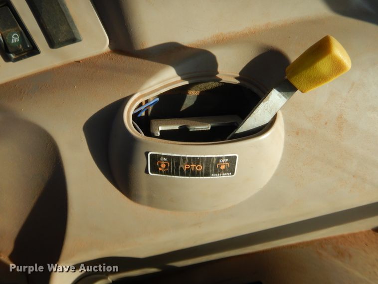 image for item DJ2114 2013 Kubota M7040D  MFWD tractor