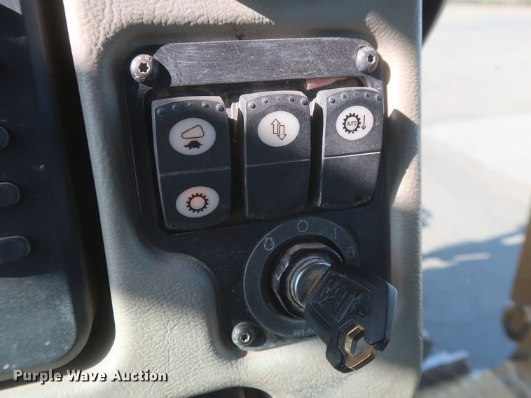 image for item DJ2295 2012 Caterpillar D6T XL  dozer