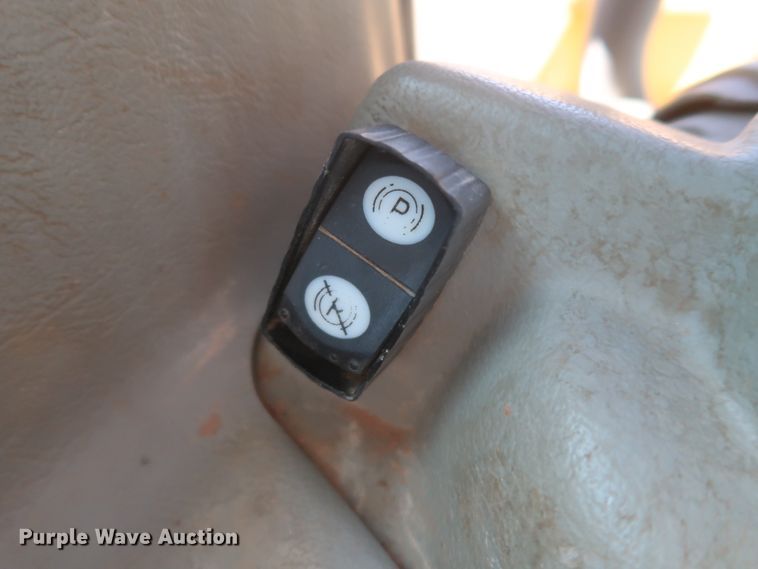 image for item DJ2295 2012 Caterpillar D6T XL  dozer