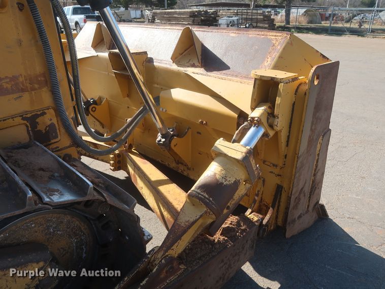 image for item DJ2295 2012 Caterpillar D6T XL  dozer