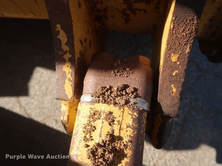 image for item DJ2295 2012 Caterpillar D6T XL  dozer