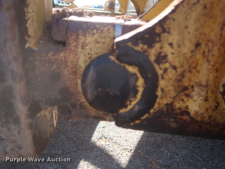 image for item DJ2295 2012 Caterpillar D6T XL  dozer