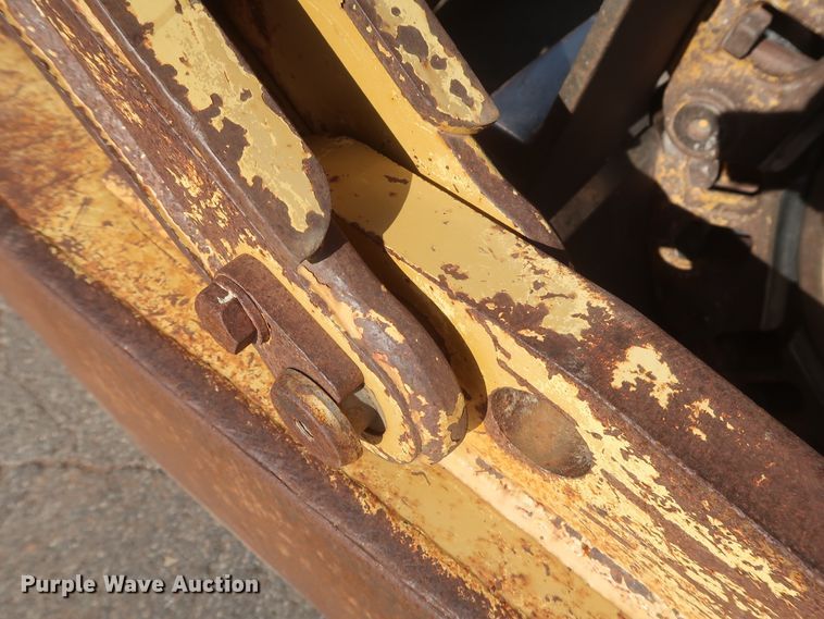 image for item DJ2295 2012 Caterpillar D6T XL  dozer