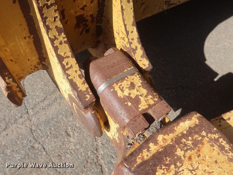 image for item DJ2295 2012 Caterpillar D6T XL  dozer