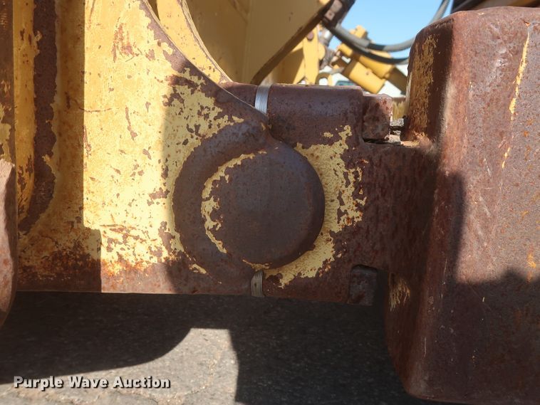 image for item DJ2295 2012 Caterpillar D6T XL  dozer