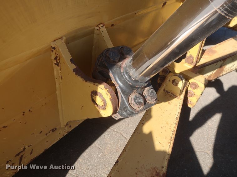 image for item DJ2295 2012 Caterpillar D6T XL  dozer