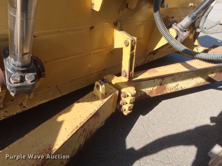 image for item DJ2295 2012 Caterpillar D6T XL  dozer