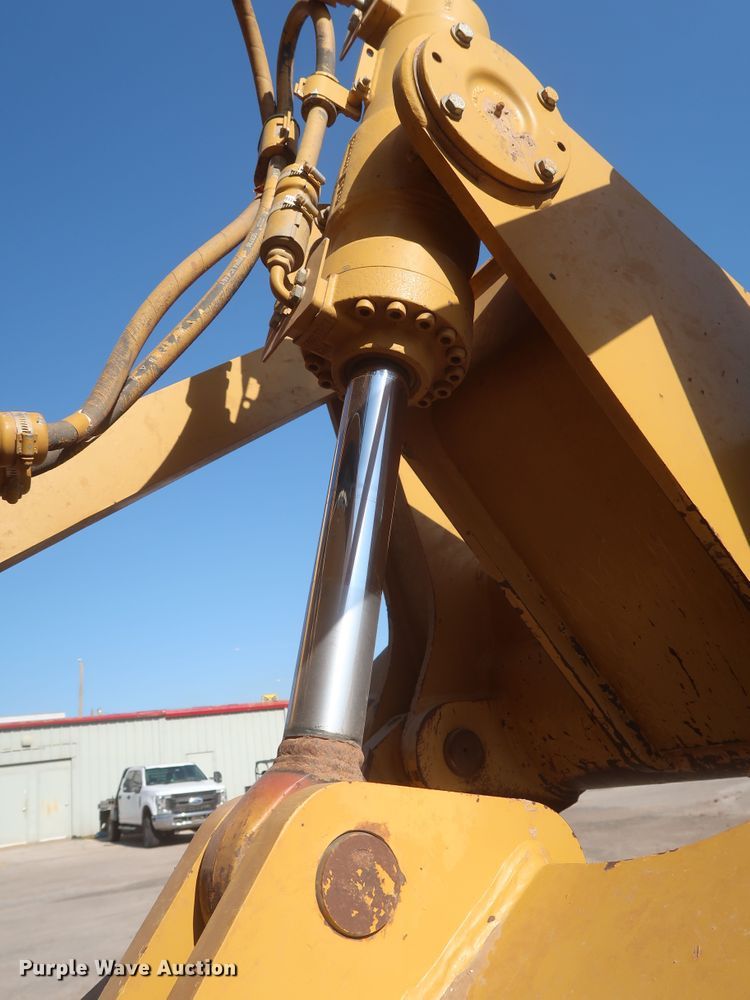 image for item DJ2295 2012 Caterpillar D6T XL  dozer