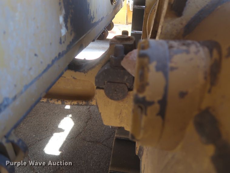 image for item DJ2295 2012 Caterpillar D6T XL  dozer