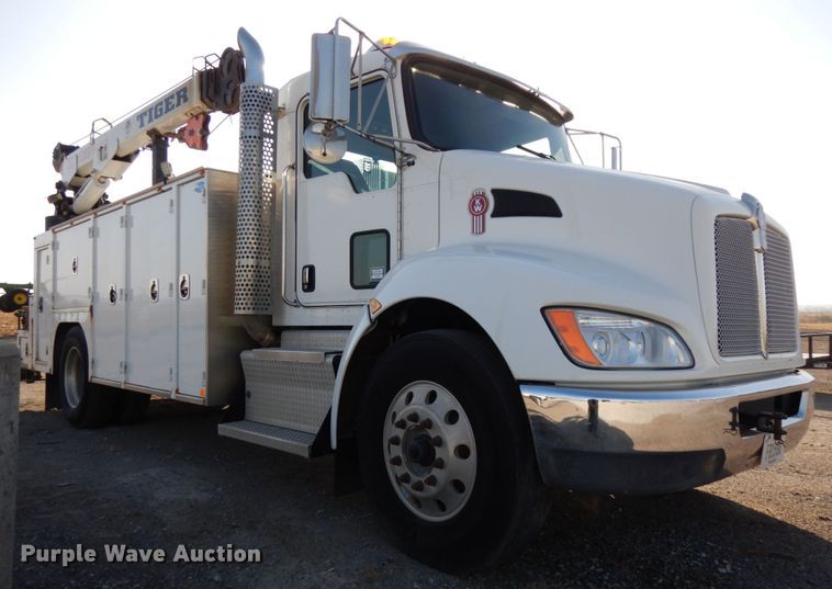 image for item DJ5775 2014 Kenworth T370  service truck