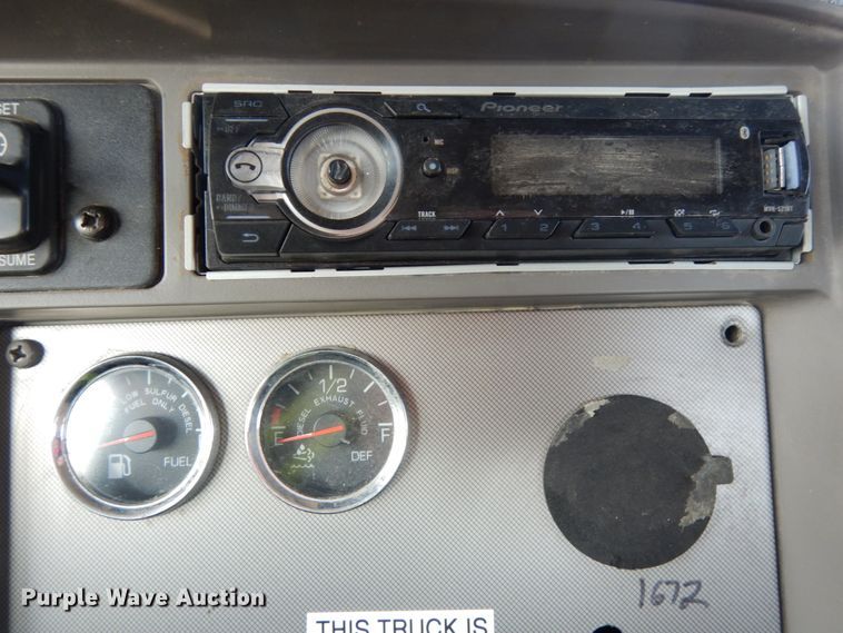 image for item DJ5775 2014 Kenworth T370  service truck