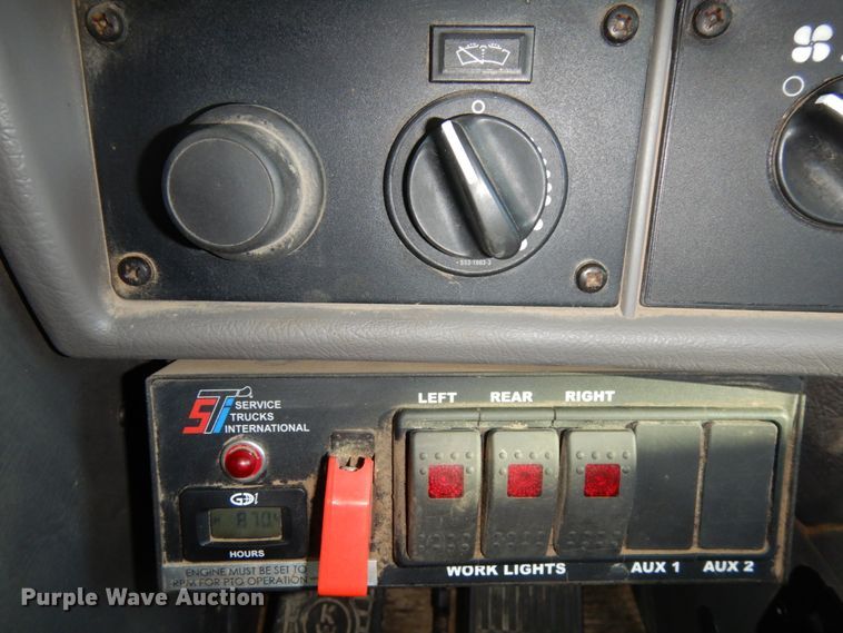 image for item DJ5775 2014 Kenworth T370  service truck