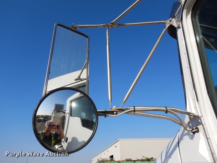 image for item DJ5775 2014 Kenworth T370  service truck