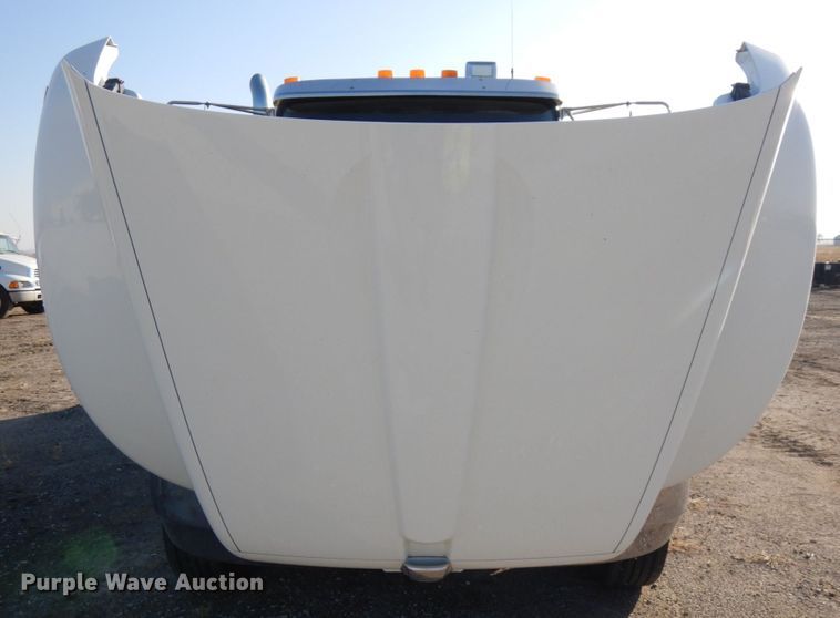 image for item DJ5775 2014 Kenworth T370  service truck