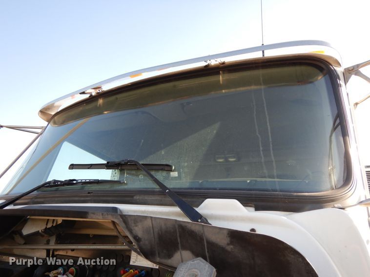 image for item DJ5775 2014 Kenworth T370  service truck