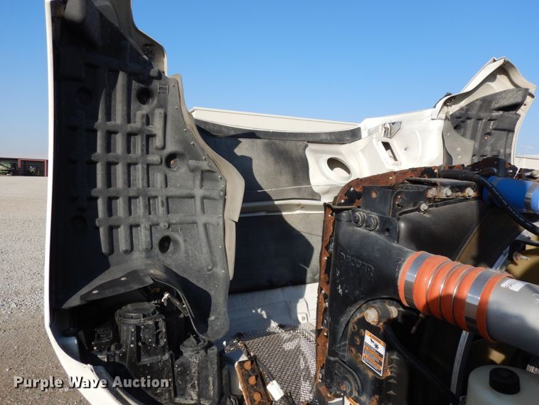 image for item DJ5775 2014 Kenworth T370  service truck