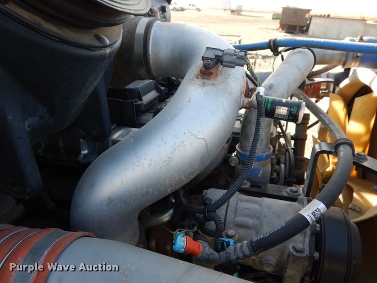 image for item DJ5775 2014 Kenworth T370  service truck