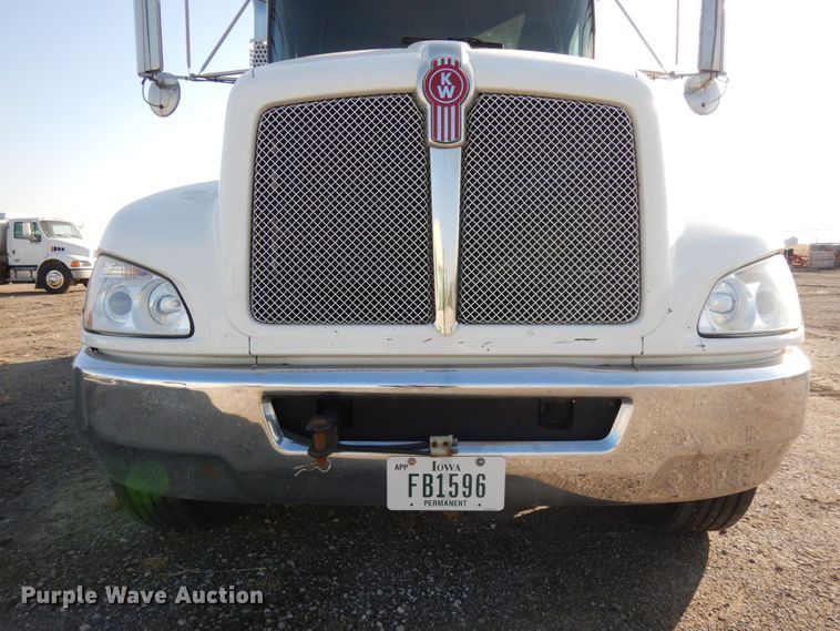 image for item DJ5775 2014 Kenworth T370  service truck