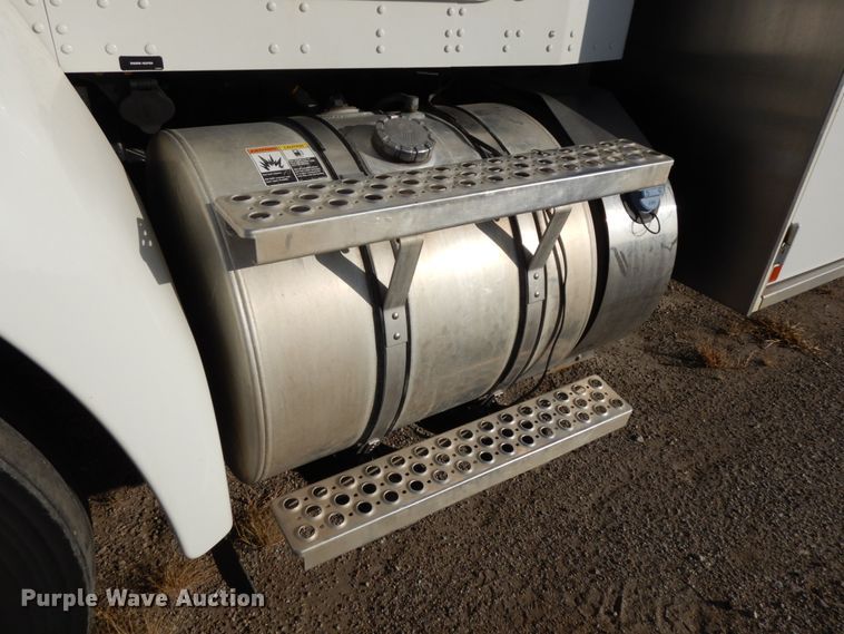 image for item DJ5775 2014 Kenworth T370  service truck