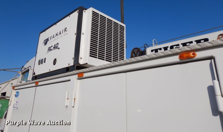 image for item DJ5775 2014 Kenworth T370  service truck