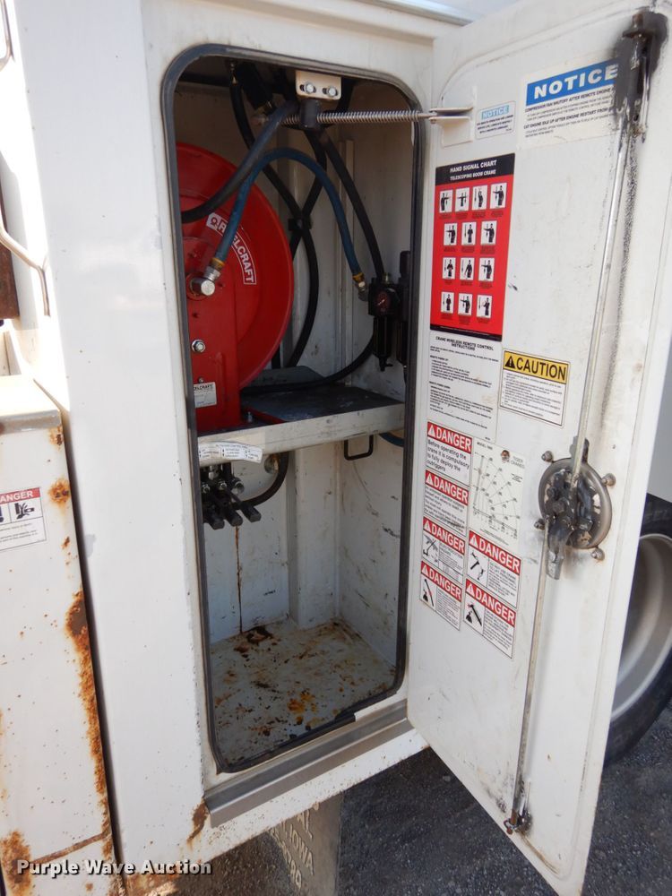 image for item DJ5775 2014 Kenworth T370  service truck