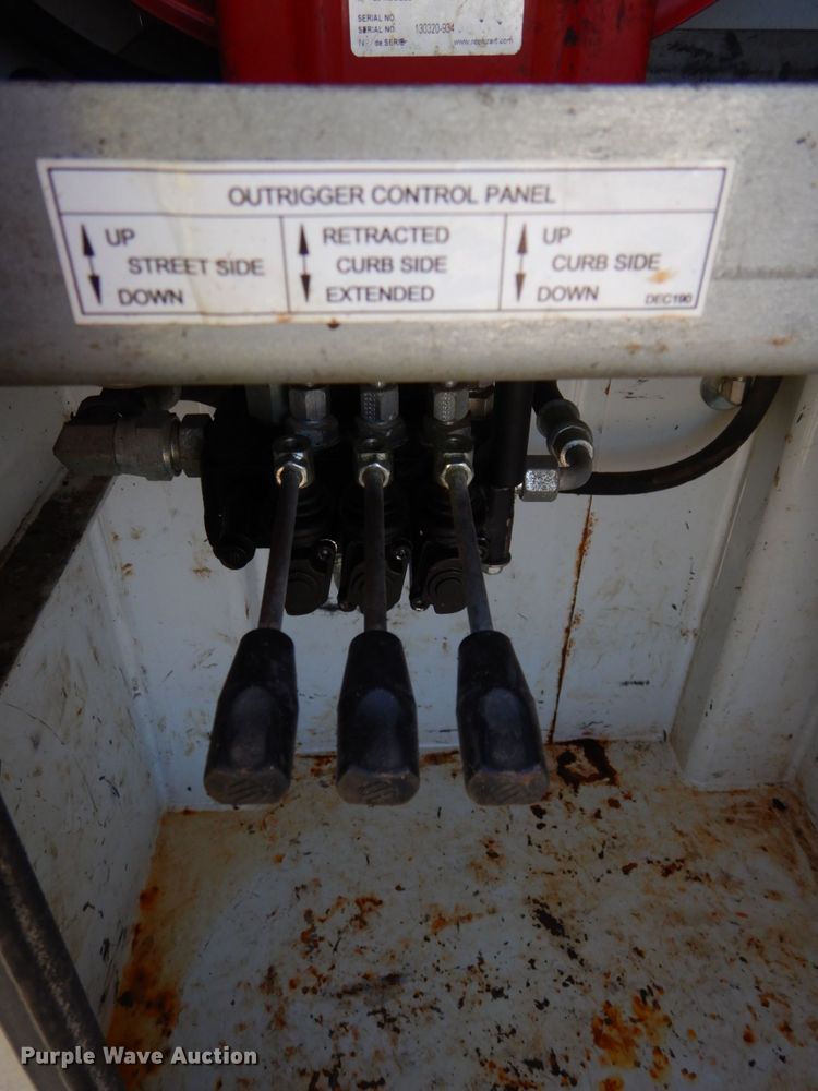 image for item DJ5775 2014 Kenworth T370  service truck