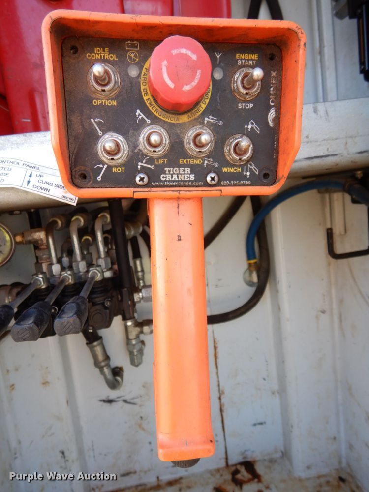 image for item DJ5775 2014 Kenworth T370  service truck