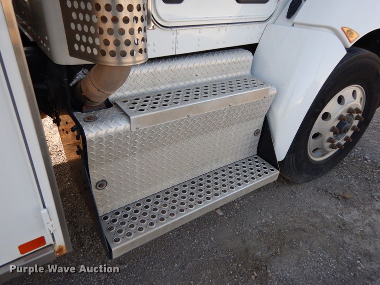 image for item DJ5775 2014 Kenworth T370  service truck