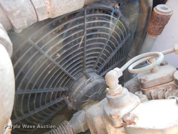 image for item DJ5775 2014 Kenworth T370  service truck