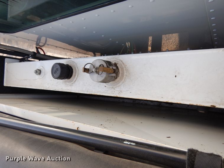 image for item DJ5775 2014 Kenworth T370  service truck