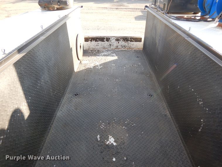 image for item DJ5775 2014 Kenworth T370  service truck