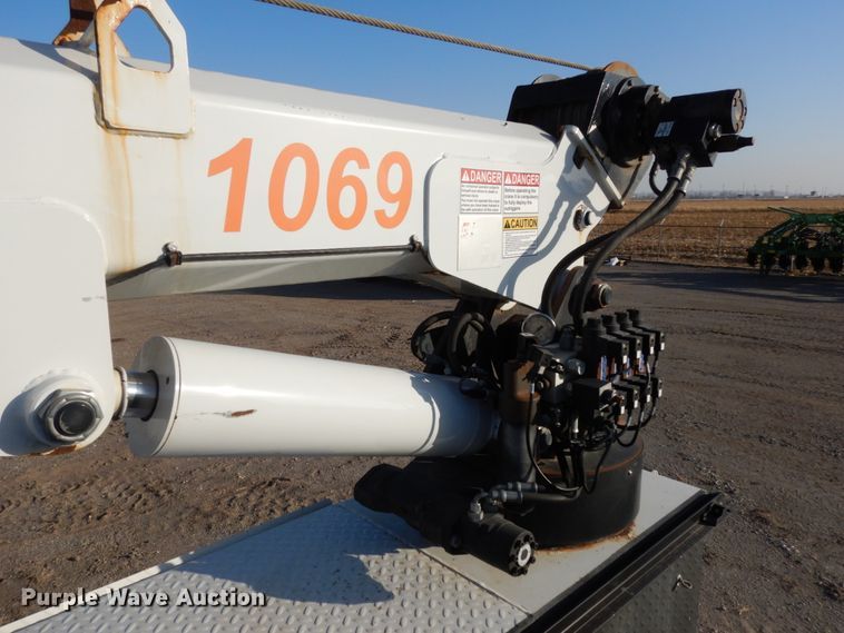 image for item DJ5775 2014 Kenworth T370  service truck