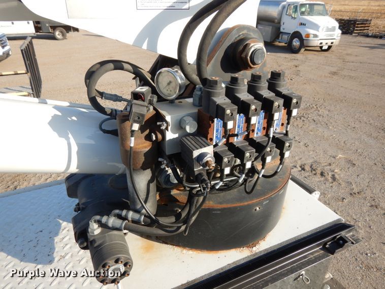 image for item DJ5775 2014 Kenworth T370  service truck